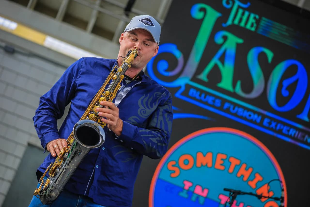 Jeffrey Saunders, sax solo